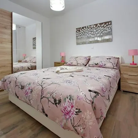 Petras Apartment *